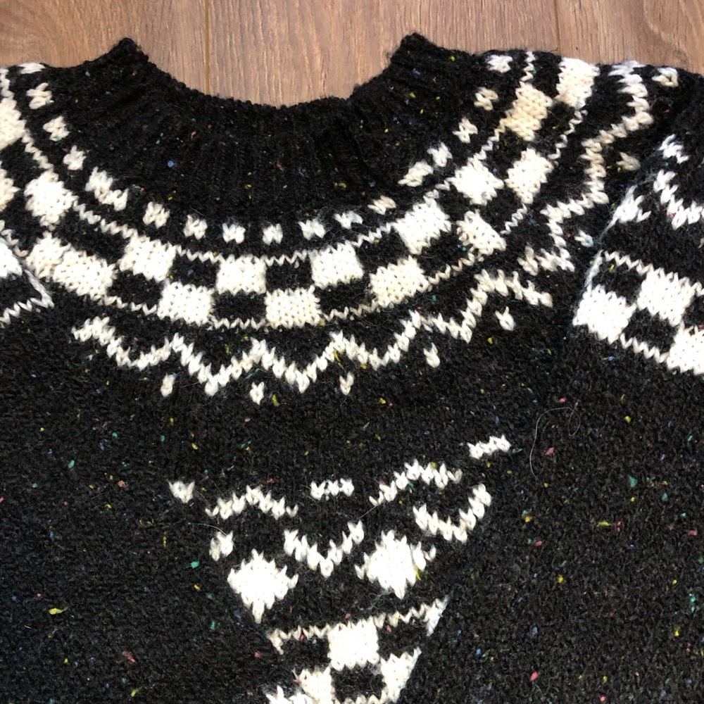 Vintage Black and White Patterned Knit Sweater - Picture 7 of 17